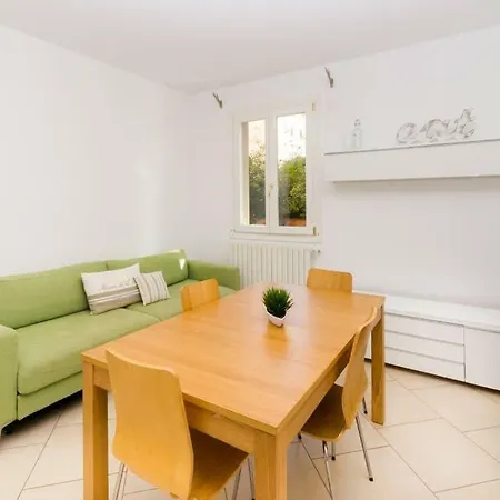 R3 - Two-bedroom With Private Sunny Garden
