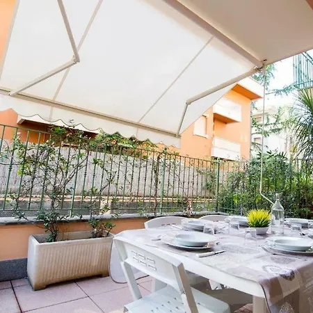 R3 - Two-bedroom With Private Sunny Garden