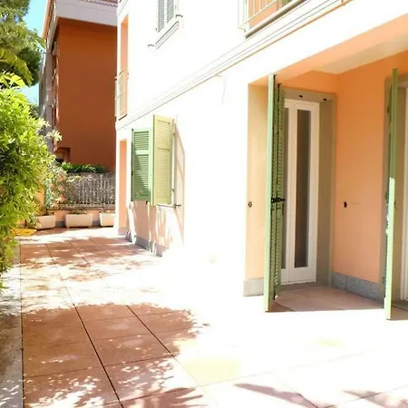 Appartamento R3 - Two-bedroom With Private Sunny Garden