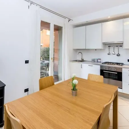 R3 - Two-bedroom With Private Sunny Garden