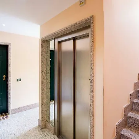 R3 - Two-bedroom With Private Sunny Garden *