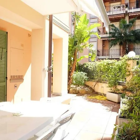 Appartamento R3 - Two-bedroom With Private Sunny Garden