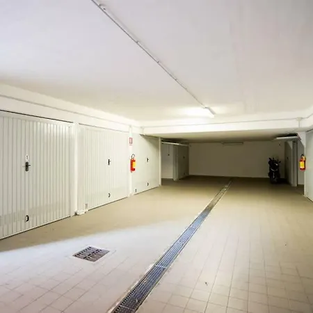 R3 - Two-bedroom With Private Sunny Garden בורדיגרה