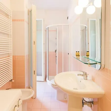Daire R3 - Two-bedroom With Private Sunny Garden *